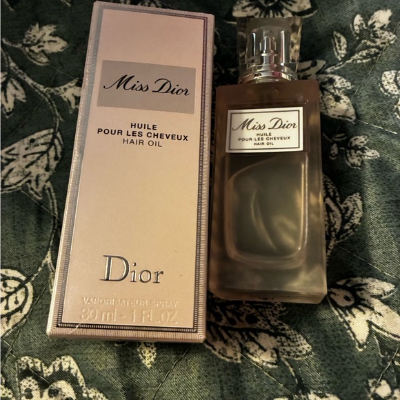 Dior Miss Dior Hair Oil in Elegant Cream - Picture 2 of 4